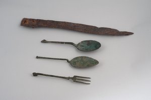 Cucchiai, coltello e forchetta